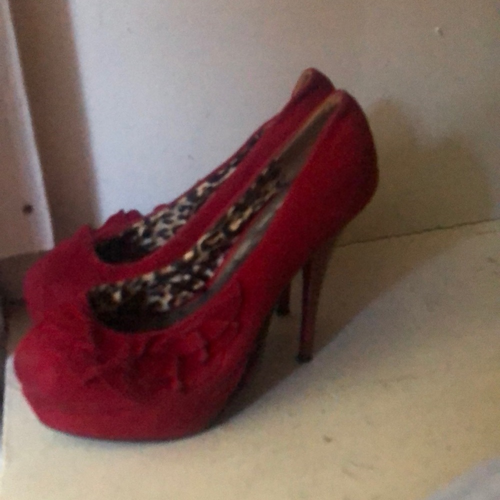 Heels - Picture 2 of 3